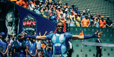 Cartel de Consigue algo