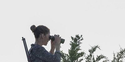 Cartel de Leave What You Don't