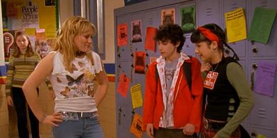 Cartel de Mejor vestida por mucho menos