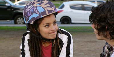 Cartel de Una Cámara Rota, Sobre Ruedas