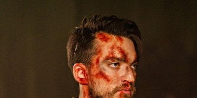 Cartel de Miles and Miles