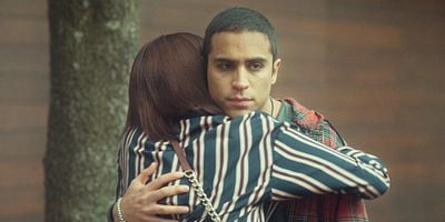 Cartel de Mentiras, mierda y cámaras de seguridad