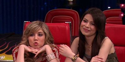 Cartel de Emplea a un idiota