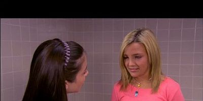 Cartel de PCA Confidential