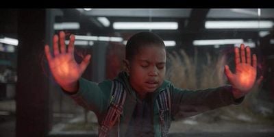 Cartel de N.º 104: Bienvenidos a BIONA, esperamos que sobrevivan a la experiencia