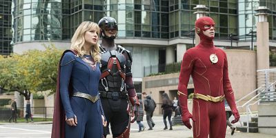 Cartel de Crisis on Infinite Earths - Hour Five