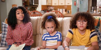 Cartel de She Works Hard for the Money