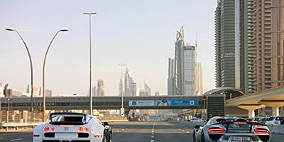 Cartel de Pasado vs Futuro