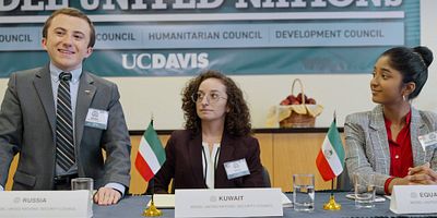 Cartel de ... comencé una guerra nuclear