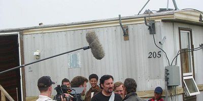 Cartel de No hay que llamar si el p*to lobo no está