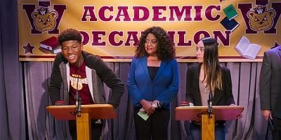 Cartel de Decatlón académico