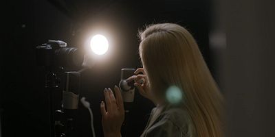 Cartel de Los susurradores de internet