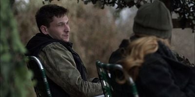 Cartel de Lejos del pueblo