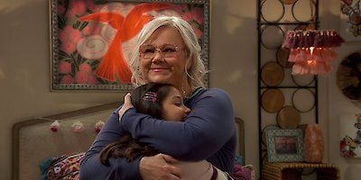 Cartel de Mo' Grandmas, Mo' Problems