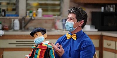 Cartel de Birthdays, Babies and Emotional Support Chickens