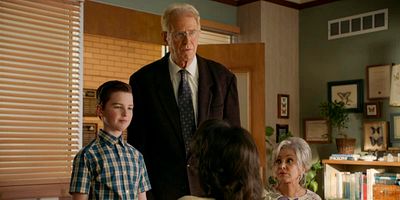 Cartel de An Existential Crisis and a Bear That Makes Bubbles