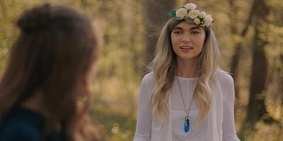 Cartel de This Feels a Little Cult-y