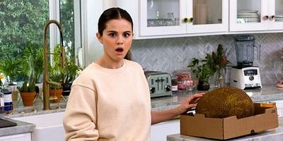 Cartel de Selena + Jordan Andino