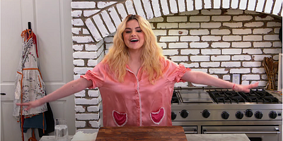 Cartel de Selena + Kwame Onwachi