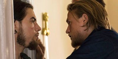 Cartel de One One Six