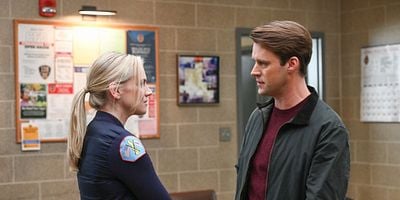 Cartel de Danger Is All Around