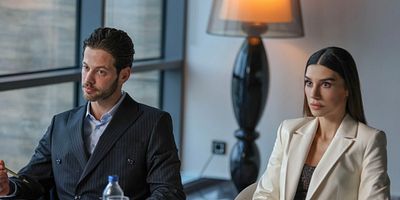 Cartel de Yıldızlar Bana Uzak 4.Bölüm Final