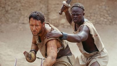 El legendario actor de 'Gladiador' que murió durante el rodaje: "Bebió tres botellas de ron jamaicano, ocho botellas de cerveza alemana y varios whiskies dobles" noticias imagen