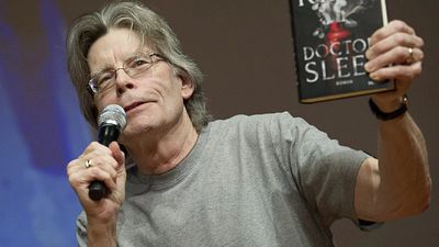 Hombre vendía carta de Stephen King en 37 mil pesos, pero un experto le dijo que solo valía 5 mil 600 pesos: esta fue su emotiva decisión noticias imagen