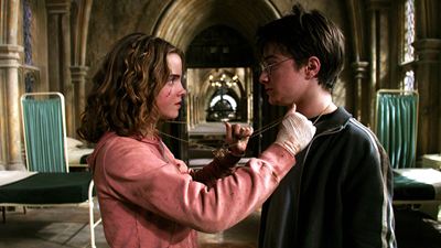 La horrible verdad detrás del giratiempo de 'Harry Potter' que pocos fans conocen