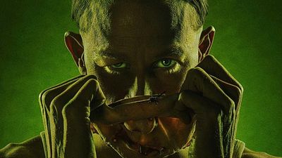 Netflix te presenta tu próxima pesadilla: el tráiler de la serie sobre el asesino que se vestía con la piel de sus víctimas ya está doblado en español latino noticias imagen