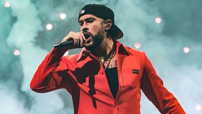 Fans de Bad Bunny bajo amenaza tras anuncio del Super Bowl 2026: la advertencia de Donald Trump y su equipo a los migrantes latinos noticias imagen