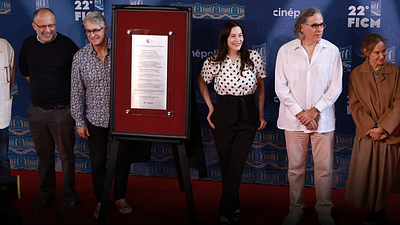 Liv Tyler y Rodrigo Prieto develan placa conmemorativa en FICM 2024 noticias imagen