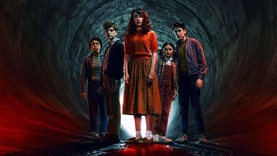 'It: Welcome to Derry' comete un grave error: la serie de terror rinde homenaje a un clásico del cine, pero se equivoca en las fechas noticias imagen