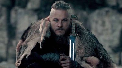 Travis Fimmel de 'Vikings' protagonizará el spin-off de 'Dune' para HBO Max