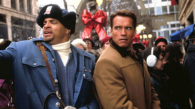 Así se ven actualmente Arnold Schwarzenegger y los actores de 'El regalo prometido' a 28 años del estreno noticias imagen