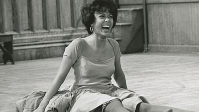 Tiene 94 años, ha dirigido 4 películas de culto y ha ganado 4 de los premios más importantes del mundo: una de las leyendas más antiguas de Hollywood sigue en activo noticias imagen