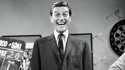 Dick Van Dyke, actor, sobre el secreto de la vejez: "Siempre he pensado que la ira y el odio son algo que nos consumen por dentro" noticias imagen