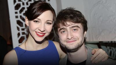 Novia de Daniel Radcliffe estaría embarazada y fans de Harry Potter mueren de amor