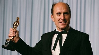 "Prefiero trabajar con Tom Cruise". así fue como el ganador del Oscar, Robert Duvall, rechazó una de las mejores películas en la historia noticias imagen