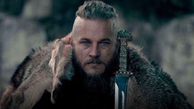 Netflix: Después de ‘Vikingos’, Travis Fimmel vuelve en una nueva y sorprendente serie de aventuras