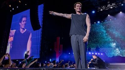 El romance maduro que te cautivará con su banda sonora pop y la pasión arrebatadora de un festival de música noticias imagen