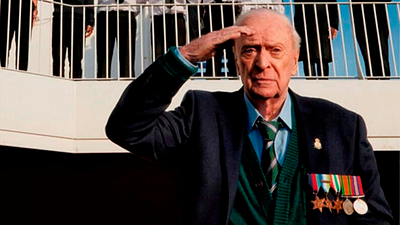 "En mis tiempos, grabábamos la escena de sexo y seguíamos adelante": Michael Caine opina sobre los coordinadores de intimidad noticias imagen