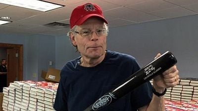 Stephen King odió tanto esta película que prohibió a Hollywood usar su nombre: es un clásico de ciencia ficción protagonizado por Schwarzenegger noticias imagen