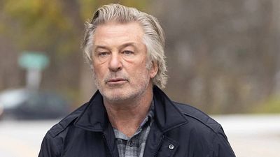 Alec Baldwin será acusado de homicidio involuntario y portación de armas noticias imagen