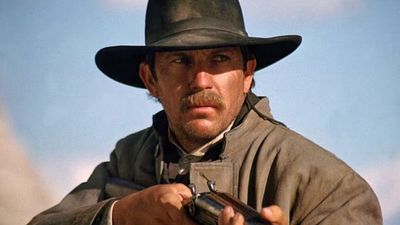 "Cuando les dije a mis hijos que arriesgaba una parte de su herencia, me dijeron: 'Papá, no te preocupes, queremos que seas feliz'": la conmovedora anécdota familiar de Kevin Costner noticias imagen