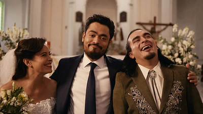 "La comedia sirve como unos guantes para agarrar temas difíciles": Ricardo Pérez habla del humor negro necesario en su película 'A toda madre' noticias imagen