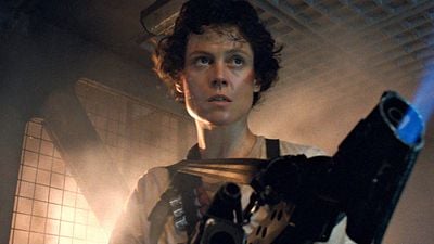 "Es Sigourney quien hace creíble a la reina": James Cameron rinde homenaje a su actriz en 'Alien'