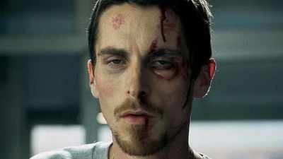 Perdió 28 kilos y casi la cordura: el sacrificio físico que no dio el Oscar, pero que casi termina con la carrera de Christian Bale en 'El maquinista' noticias imagen