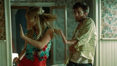 Jennifer Lawrence y Robert Pattinson desatan el caos en el brutal primer tráiler de 'Die My Love' noticias imagen