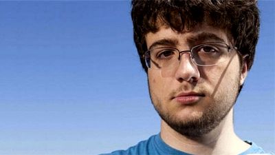 Hackeó el iPhone y Apple lo contrató, pero finalmente lo despidieron por no responder un correo noticias imagen